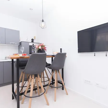 Appartement Inviting 2-Bed Apartment In Podstrana