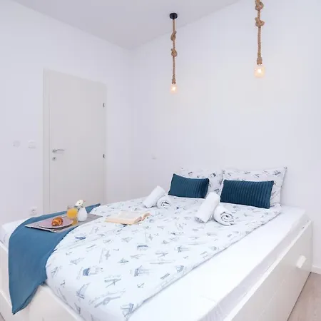 Inviting 2-Bed Apartment In Podstrana Podstrana